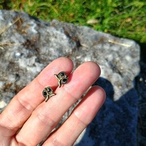 Vintage-Inspired Black Floral Stud Earrings
